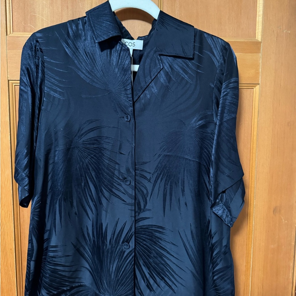 NWT COS Women’s Navy Patterned Shirt